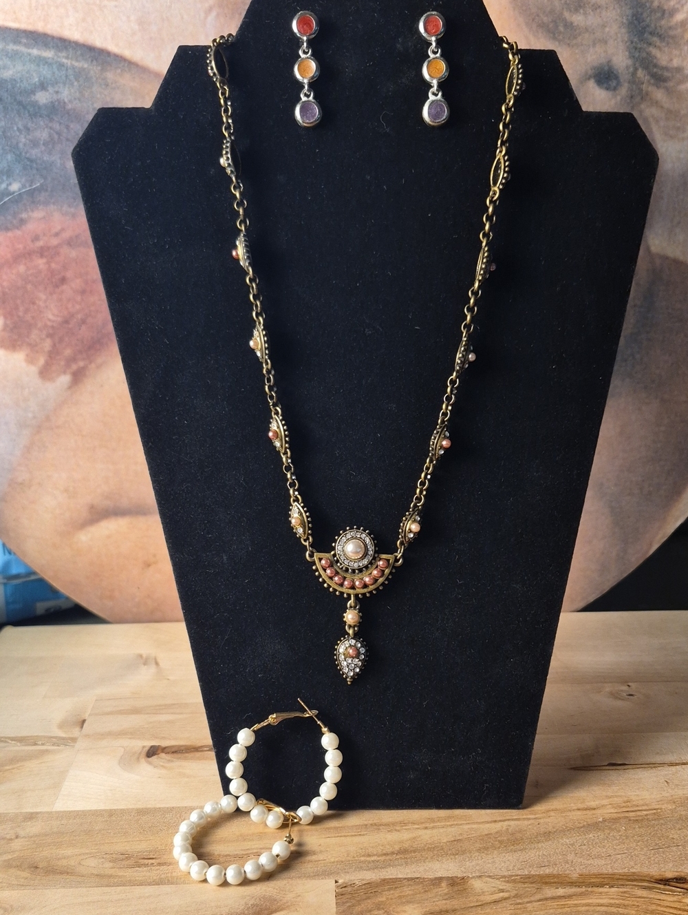 Gorgeous VINTAGE Necklace